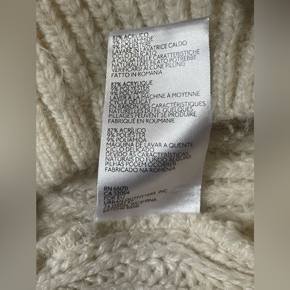 Urban Outfitters cropped sweater - Picture 4 of 6